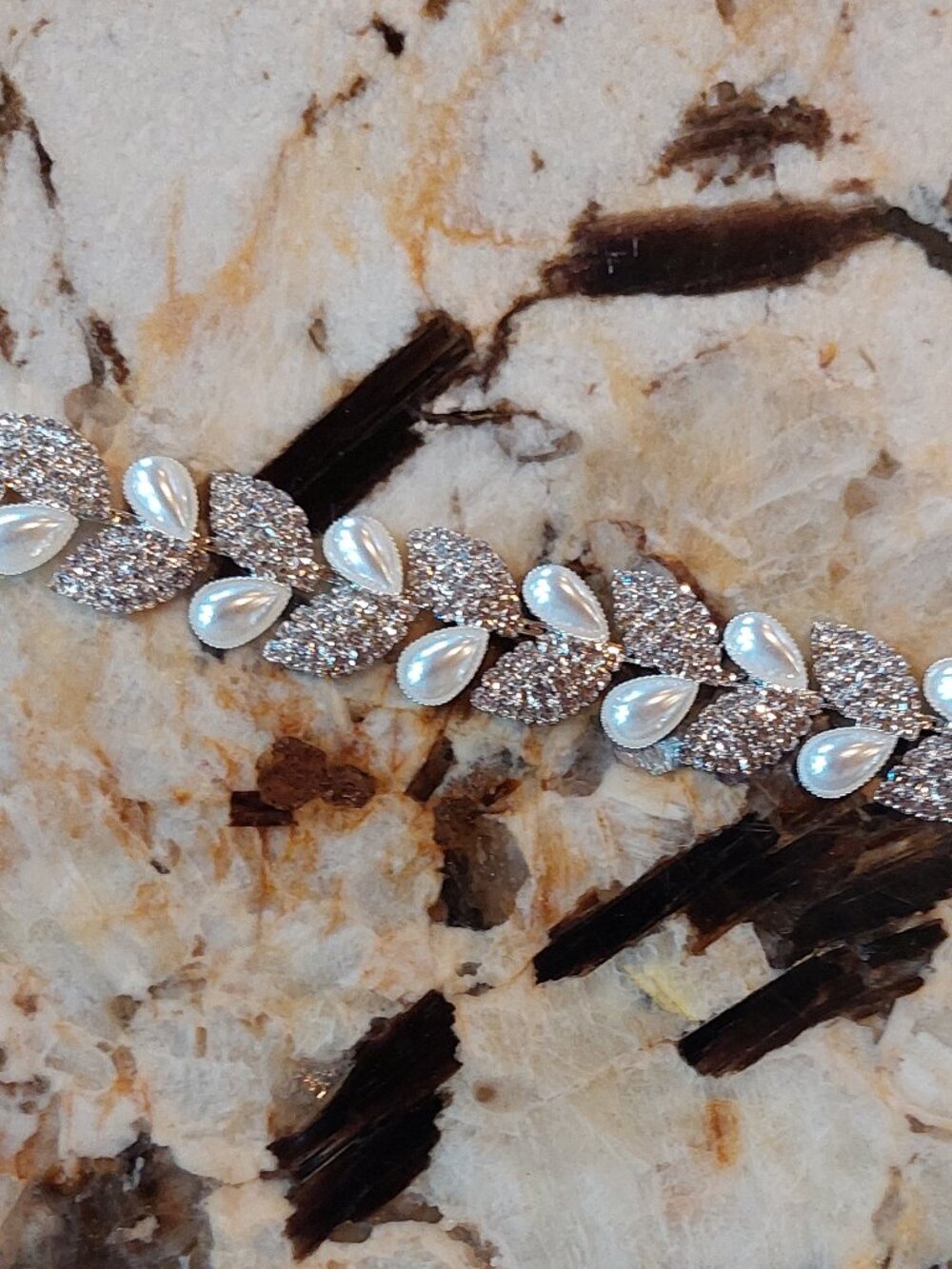 Rhinestone Leaf and Pearl Wedding BridalDress Bling Belt Ties at waist open size - Picture 8 of 8